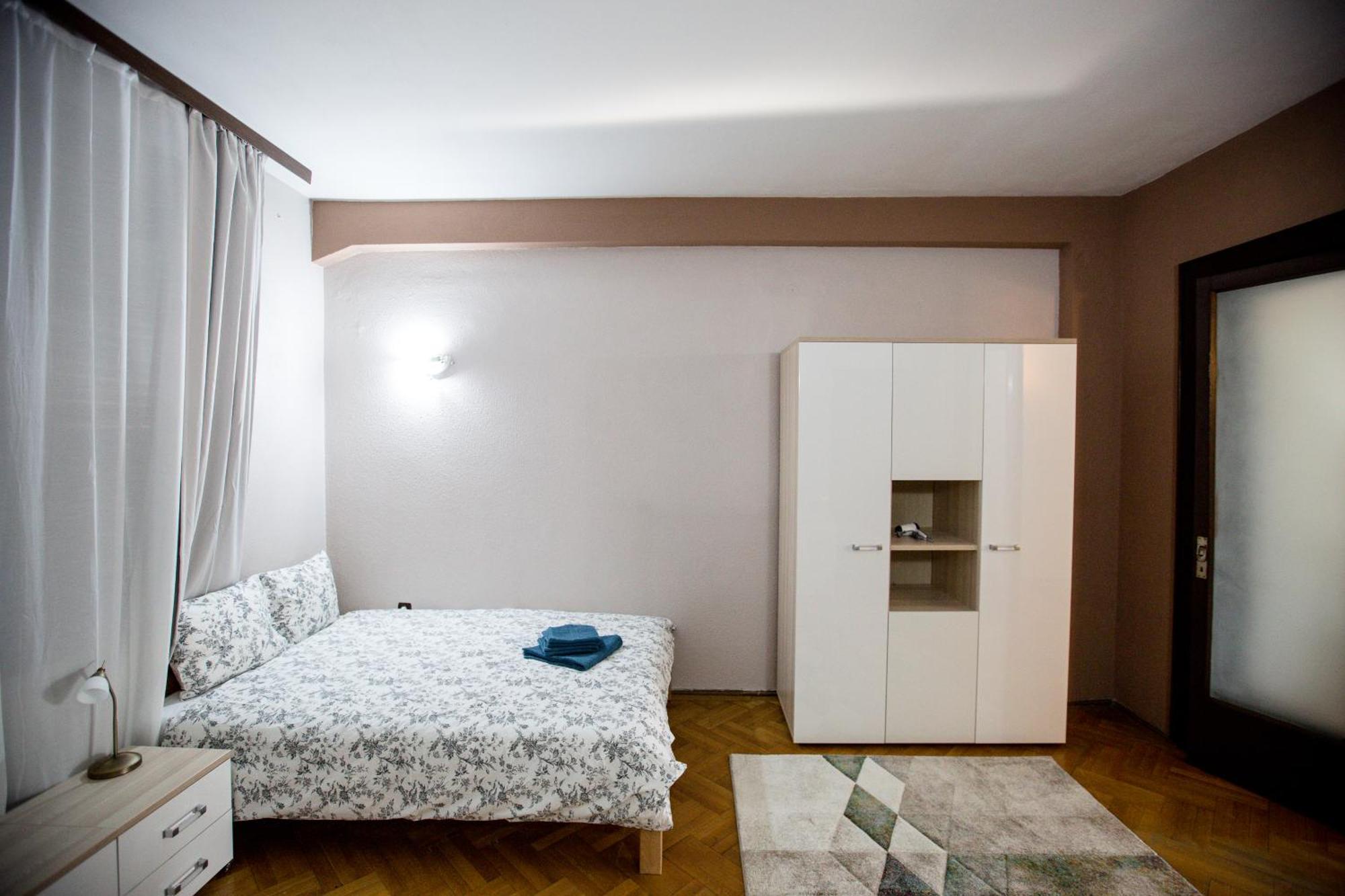Spacious City View Apartment With Balcony Бухарест Экстерьер фото