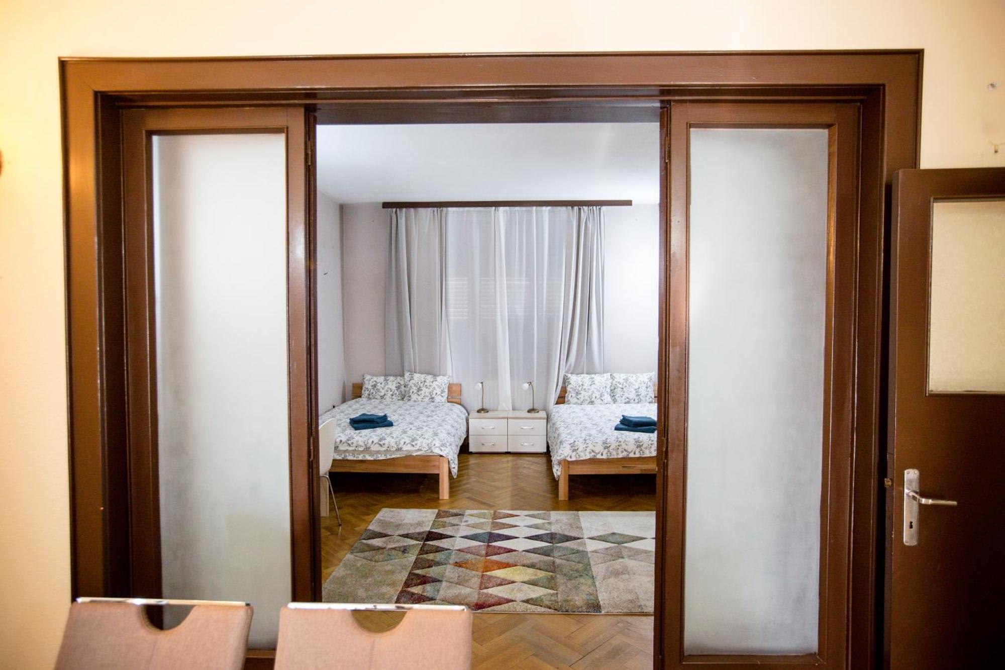 Spacious City View Apartment With Balcony Бухарест Экстерьер фото